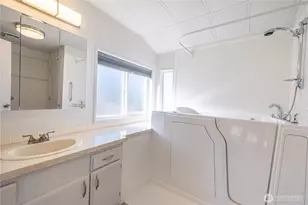 225 NE Ernst, Oak Harbor, WA 98277 - Photo 15