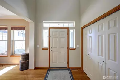 252 Quincy Avenue NE, Renton, WA 98059 - Photo 5