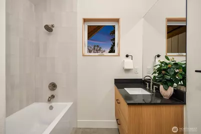 1808 E Mercer Street, Seattle, WA 98112 - Photo 21