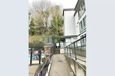 3212 SE 81st #C203, Mercer Island, WA 98040 - Photo 3