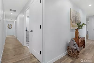 2402 Larlin Drive, Everett, WA 98203 - Photo 27