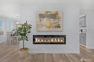 2402 Larlin Dr, Everett, WA 98203 - Photo 11