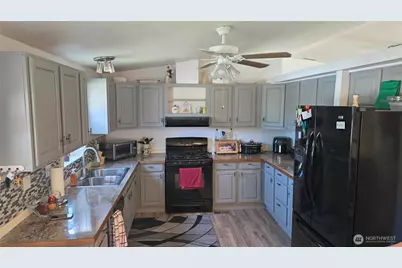 1019 Stanford Dr #26, Cosmopolis, WA 98537 - Photo 5