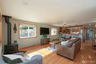 2028 W 5th St, Port Angeles, WA 98363 - Photo 11