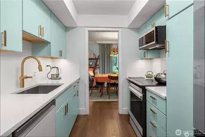 1524 NE 140th Street #D2, Seattle, WA 98125 - Photo 7