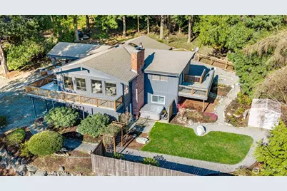 425 Yakima Place, La Conner, WA 98257 - Photo 1