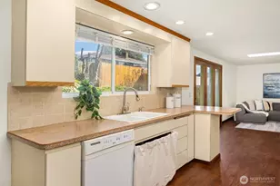 20816 1st Pl S, Des Moines, WA 98198 - Photo 9