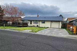 171 Ivy St SE, Ephrata, WA 98823 - Photo 1