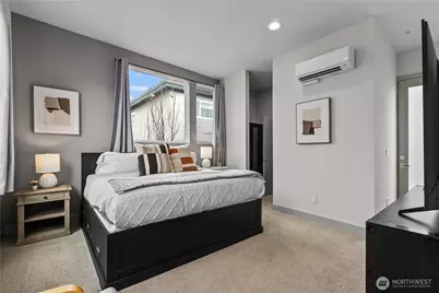 4329 Woodland Park Avenue N, Seattle, WA 98103 - Photo 19