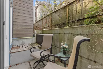 4329 Woodland Park Avenue N, Seattle, WA 98103 - Photo 15
