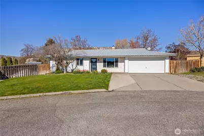 928 Selkirk Place, Brewster, WA 98812 - Photo 1