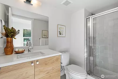 706 Newport Way NW, Issaquah, WA 98027 - Photo 5