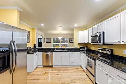 36726 SE Gravenstein Court, Snoqualmie, WA 98065 - Photo 9