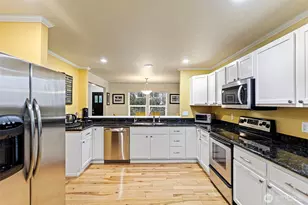 36726 SE Gravenstein Ct, Snoqualmie, WA 98065 - Photo 9