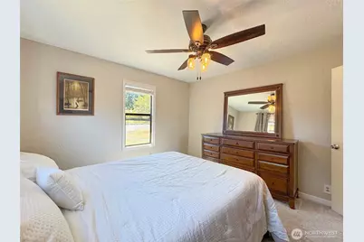 615 W 12th Street, Port Angeles, WA 98362 - Photo 19