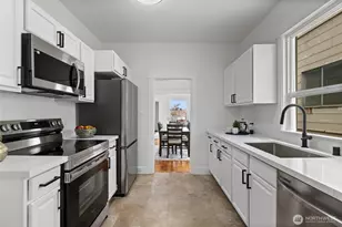 310 S 28th St, Tacoma, WA 98402 - Photo 5