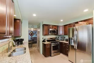 401 Pennie Ln, Bremerton, WA 98310 - Photo 15