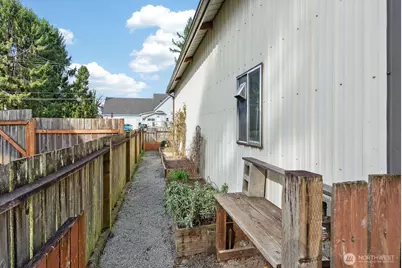 1500 E Fairhaven Avenue, Burlington, WA 98233 - Photo 35