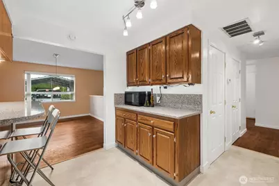 14204 12th Avenue SW, Burien, WA 98166 - Photo 9