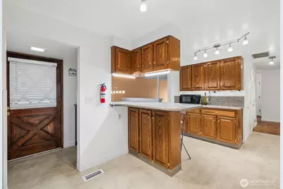 14204 12th Avenue SW, Burien, WA 98166 - Photo 13