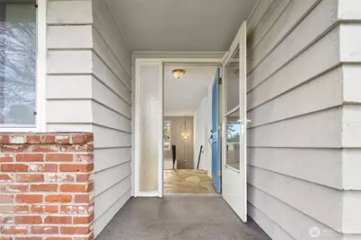 17838 Wallingford Avenue N, Shoreline, WA 98133 - Photo 3