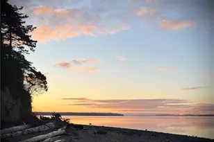 566 Sundin Dr, Camano Island, WA 98282 - Photo 25