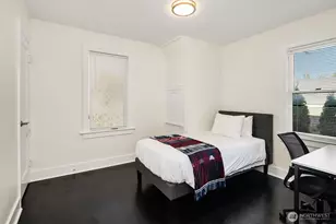 250 NE 50th St, Seattle, WA 98105 - Photo 25