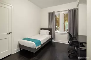 250 NE 50th St, Seattle, WA 98105 - Photo 15