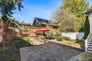 250 NE 50th St, Seattle, WA 98105 - Photo 3