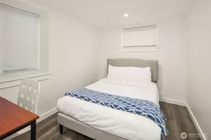 250 NE 50th St, Seattle, WA 98105 - Photo 17