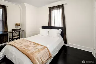 250 NE 50th St, Seattle, WA 98105 - Photo 31