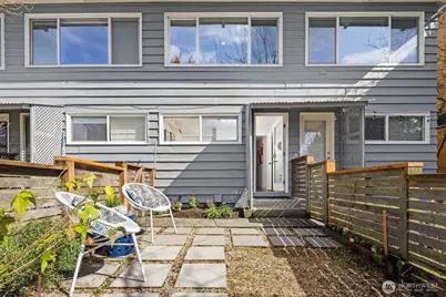 4243 Palatine Avenue N, Seattle, WA 98103 - Photo 23