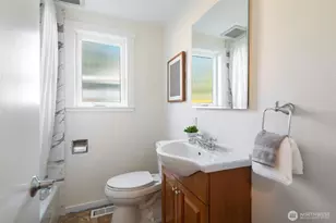 1557 NE 171st St, Shoreline, WA 98155 - Photo 15