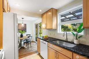 1557 NE 171st St, Shoreline, WA 98155 - Photo 7