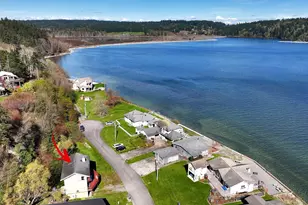 3837 Driftwood Dr, Clinton, WA 98236 - Photo 3