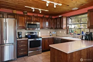 3837 Driftwood Dr, Clinton, WA 98236 - Photo 19