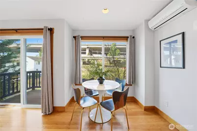 4037 7th Avenue NE #A, Seattle, WA 98105 - Photo 9