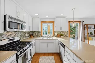 4037 7th Ave NE, Seattle, WA 98105 - Photo 15