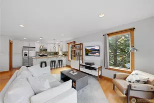 4037 7th Ave NE, Seattle, WA 98105 - Photo 13