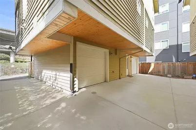 4037 7th Avenue NE #A, Seattle, WA 98105 - Photo 3