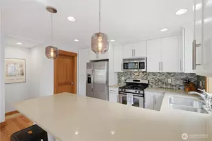 4037 7th Ave NE, Seattle, WA 98105 - Photo 17