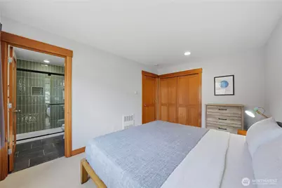 4037 7th Avenue NE #A, Seattle, WA 98105 - Photo 23