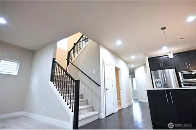 19828 SE 11th Dr, Bothell, WA 98012 - Photo 9