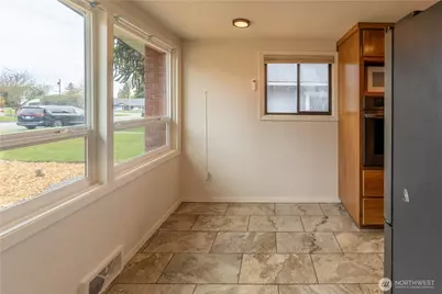 626 E Georgiana Street, Port Angeles, WA 98362 - Photo 9