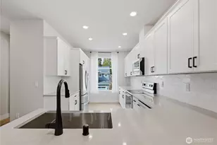 13339 Greenwood Ave N, Seattle, WA 98133 - Photo 11