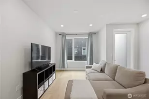 13339 Greenwood Ave N, Seattle, WA 98133 - Photo 5