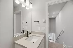 13339 Greenwood Ave N, Seattle, WA 98133 - Photo 23