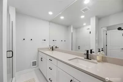 13339 Greenwood Avenue N #C, Seattle, WA 98133 - Photo 19