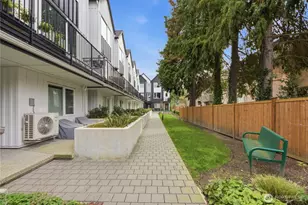 13339 Greenwood Ave N, Seattle, WA 98133 - Photo 31