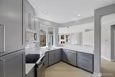 3814 69th Avenue W, University Place, WA 98466 - Photo 21